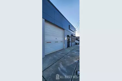 720 E Saint Georges Avenue E, Linden, NJ 07036 - Photo 9