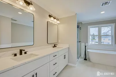 7 Vale Street, Edison, NJ 08817 - Photo 35