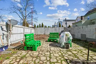 208 Gordon St, Perth Amboy, NJ 08861 - Photo 13