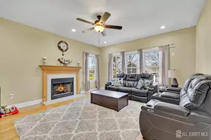 29 Tower Rd, Edison, NJ 08820 - Photo 9