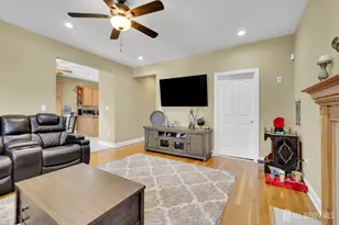 29 Tower Rd, Edison, NJ 08820 - Photo 11