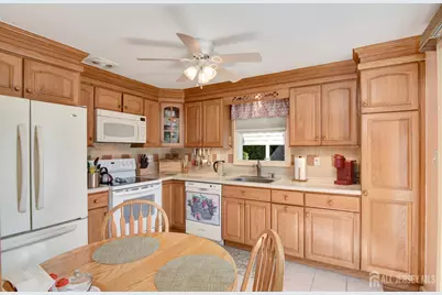 16 Cheesequake Road, Sayreville, NJ 08872 - Photo 19