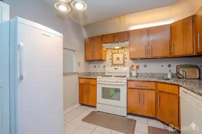 88 Crabapple Lane, Franklin Township, NJ 08823 - Photo 7