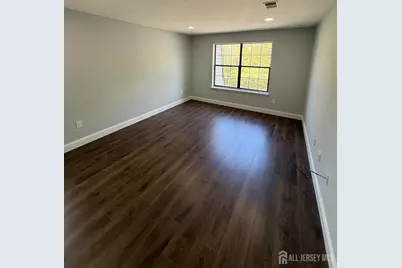 1008 Hidden Village Drive, Perth Amboy, NJ 08861 - Photo 17