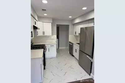 1008 Hidden Village Drive, Perth Amboy, NJ 08861 - Photo 3