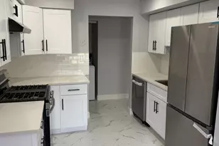 1008 Hidden Village Dr, Perth Amboy, NJ 08861 - Photo 3