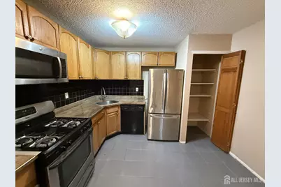 61 Brighton Way, North Brunswick Township, NJ 08902 - Photo 5