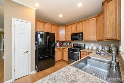 30 Wieczorkowski Avenue, Sayreville, NJ 08859 - Photo 9