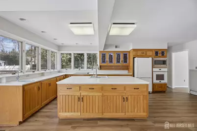 44 Colonia Place, Middlesex, NJ 07067 - Photo 11