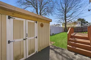 246 E Henry Pl E, Iselin, NJ 08830 - Photo 27