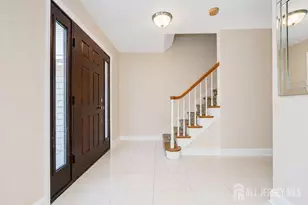 18 Wedgewood Ct, East Brunswick Township, NJ 08816 - Photo 9