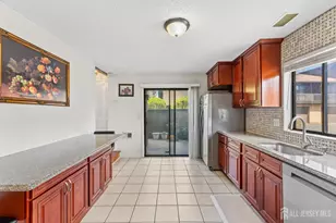 51 Westgate Dr, Edison, NJ 08820 - Photo 19