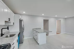 203 Canterbury Ct, East Windsor Township, NJ 08520 - Photo 13