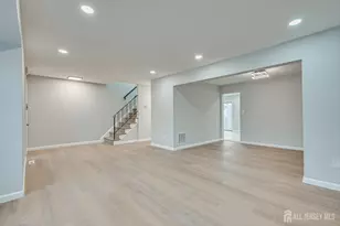 203 Canterbury Ct, East Windsor Township, NJ 08520 - Photo 5