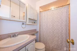 8 Sherbone Pl, Sayreville, NJ 08872 - Photo 15