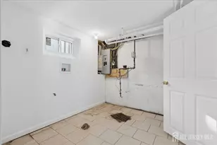 109 E 6th Ave, Roselle, NJ 07203 - Photo 27