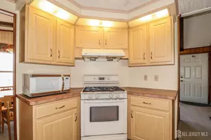 334 Pond Ct, Spotswood, NJ 08884 - Photo 13