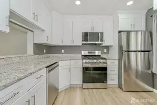 301 Palombi Ct, East Brunswick Township, NJ 08816 - Photo 3