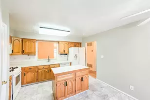 1H Rutland Ln, Monroe Township, NJ 08831 - Photo 5