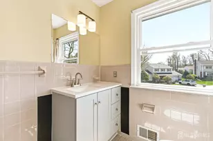 7 Oberlin Ct, Edison, NJ 08820 - Photo 25