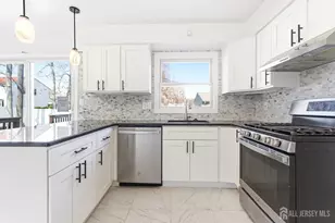 7 Oberlin Ct, Edison, NJ 08820 - Photo 15