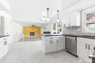 7 Oberlin Ct, Edison, NJ 08820 - Photo 13