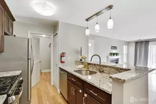 21 Lear Ct, East Brunswick Township, NJ 08816 - Photo 9