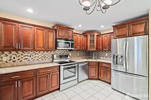 19 John Paul Jones Dr, Monroe Township, NJ 08831 - Photo 9