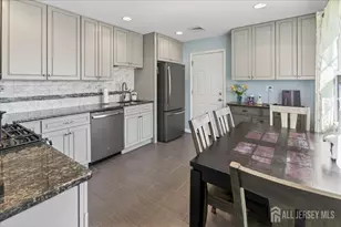 13 Comstock Rd, Edison, NJ 08817 - Photo 7