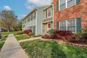 118 Selby Ct, Franklin Township, NJ 08873 - Photo 3