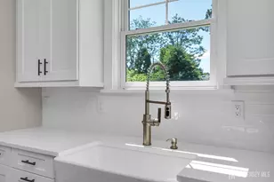 357 Ferris St, South Amboy, NJ 08879 - Photo 15