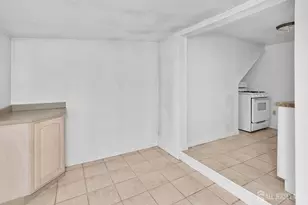 35 Melbourne Ct, Woodbridge Township, NJ 07095 - Photo 21