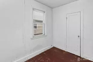 35 Melbourne Ct, Woodbridge Township, NJ 07095 - Photo 17