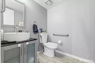 544 Westgate Dr, Edison, NJ 08820 - Photo 17