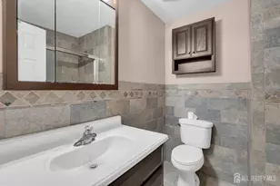 17 Hollywood Dr, Woodbridge Township, NJ 07095 - Photo 23