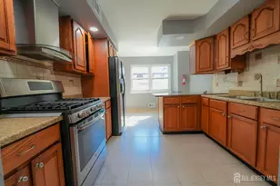 1308 Merrywood Dr, Edison, NJ 08817 - Photo 21