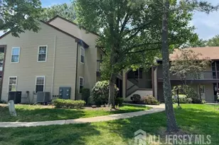 10B Benjamin Franklin Dr, Monroe Township, NJ 08831 - Photo 1