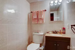 36 Willow St, Sayreville, NJ 08879 - Photo 17