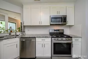 2302 Bayhead Dr, Sayreville, NJ 08859 - Photo 5