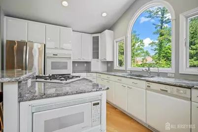 18 Pilgrim Run, East Brunswick Township, NJ 08816 - Photo 11