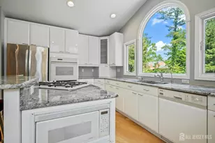 18 Pilgrim Run, East Brunswick Township, NJ 08816 - Photo 11