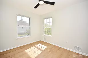 24 Straton Ct, Sayreville, NJ 08859 - Photo 5