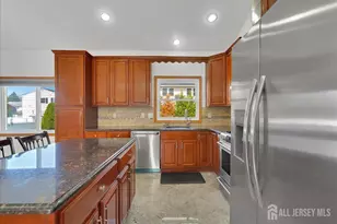 95 E Calvert Ave, Edison, NJ 08820 - Photo 13