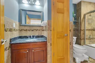 95 E Calvert Ave, Edison, NJ 08820 - Photo 27