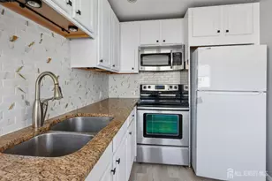 2 Westbury Rd, Iselin, NJ 08830 - Photo 9