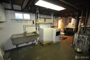 213 Old Post Road Rd, Edison, NJ 08817 - Photo 17