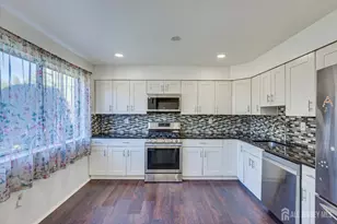 1315 Edison Glen Terrace, Edison, NJ 08837 - Photo 11