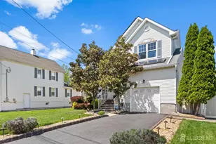 25 Columbus Ave, Old Bridge Township, NJ 08857 - Photo 3