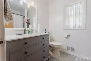 11 Edgeworth Pl, New Brunswick, NJ 08901 - Photo 15