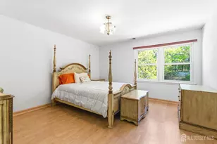 43 Scarlet Dr, Sayreville, NJ 08859 - Photo 33